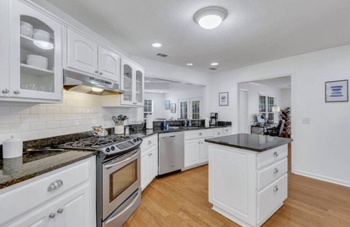 Savannah Casa | Savannah 5BR Pool, Jacuzzi, Firepit, Sports, Games