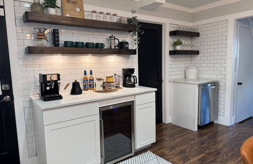 Isle of Hope Historic District Casa | Savannah Escape - A modern one