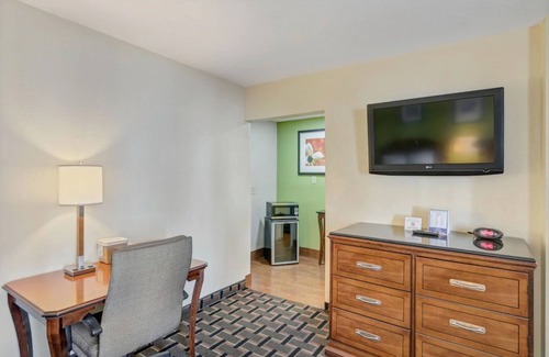 Savannah Hotel | Savannah Garden Hotel