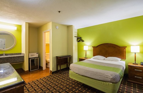 Savannah Hotel | Savannah Garden Inn