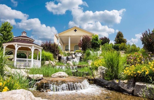 Branson Hotel | Savannah House Hotel