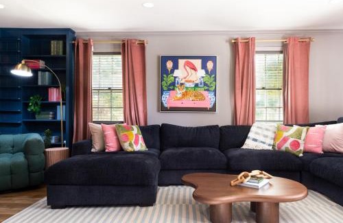 Isle of Hope Historic District Casa | Savannah Retreat with Pool,Golf,Hot tub, Sleeps 14