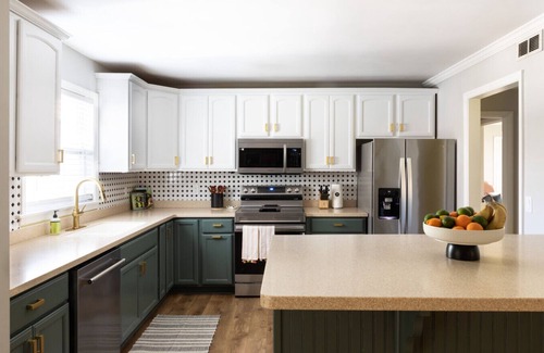 Isle of Hope Historic District Casa | Splish Splash Savannah|Sleeps 14|Pool|Luxury