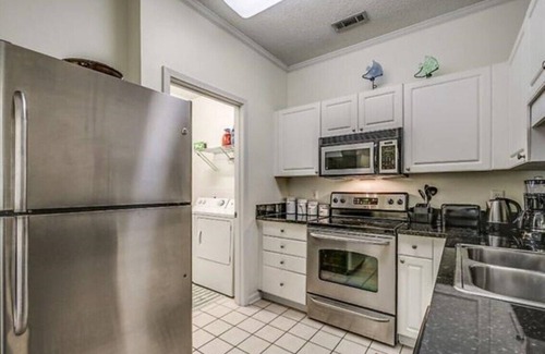 Vaught Condominio | Savannah Shores, 2BR, 1BA Gated