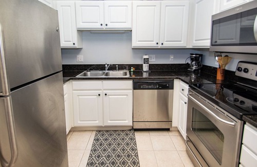 Vaught Condominio | Savannah Shores is a quaint gated community!