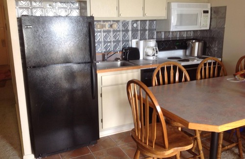Snowshoe Condominio | Ahorre $$, 1 BR, Mountain Lodge, Ski-in / Ski-out, Village Central,