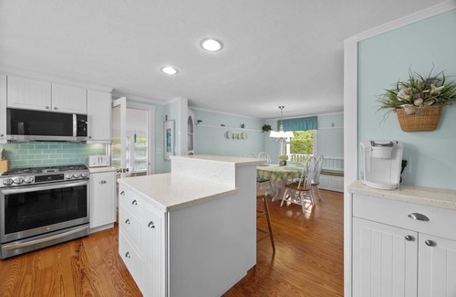 Buzzards Bay Casa | 10% Off Summer's End Sale Until Sep 30!