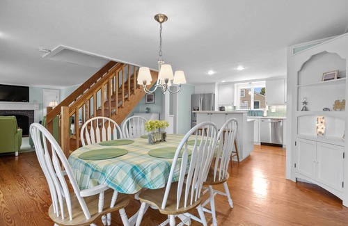 Buzzards Bay Casa | 10% Off Summer's End Sale Until Sep 30!