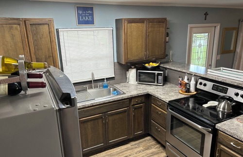 Sebring Casa | Save this to your favorites ❤️ Lake Access Cottage in Sebring. One-of-a-kind.