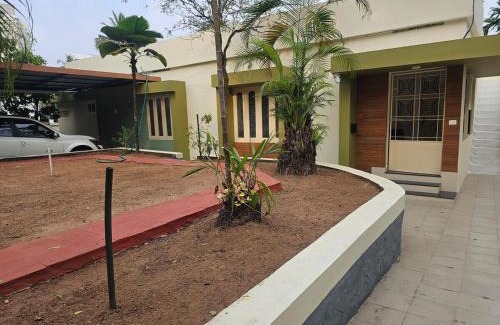 Vazhuthacaud Chalet De Esquí | 'Savitham' Luxury 3BHK House