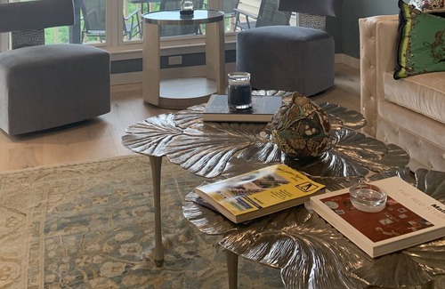 Ossining Condominio | Savor the Luxury at the Haven Hudson River Condo Cottage