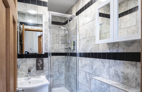 Shoreditch Hotel | Savoy Apartments