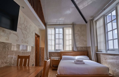 Shoreditch Hotel | Savoy Apartments