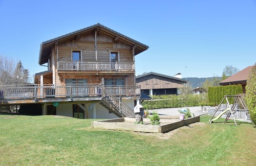 Araches-la-Frasse Chalet De Esquí | Chalet Saboya "Les heures claire" 8 personas