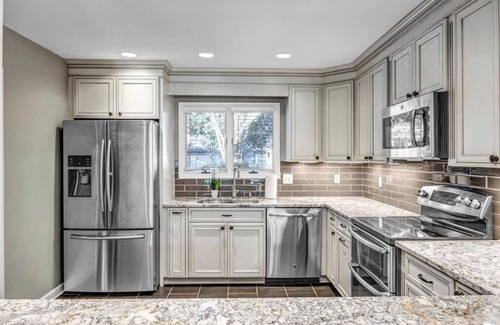 Palm Valley Condominio | Sawgrass Serenity - Luxury retreat w pool & patio
