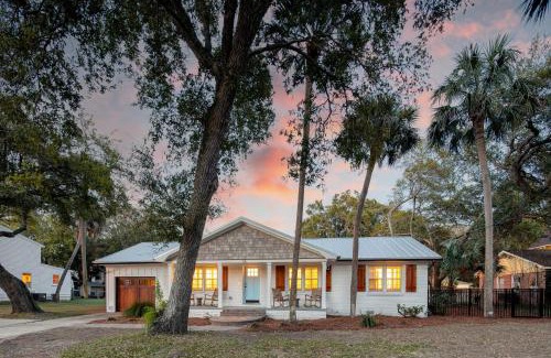 Isle of Palms Casa | Sawyer by AvantStay Stunning Isle Of Palms Home w Pool