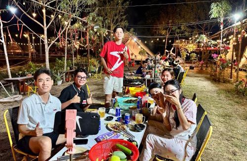 Can Gio Otro | SAY Camp Forest