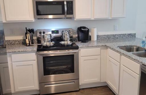 Rosewood Apartamento | SC 3755 New 2 bedroom Townhouse Ft Jackson & USC