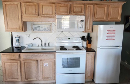 Cape San Blas Cabaña | Scallop Cove #2 - Scalloping Sunrise - Bayfront, 3 Min Walk to Gulf, Pet Friendly, No Min Nights.