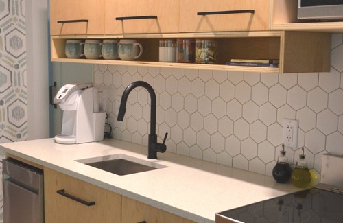 Bedford Casa | Scandi Coastal-Private & Cozy 2 bdrm walkout basement.