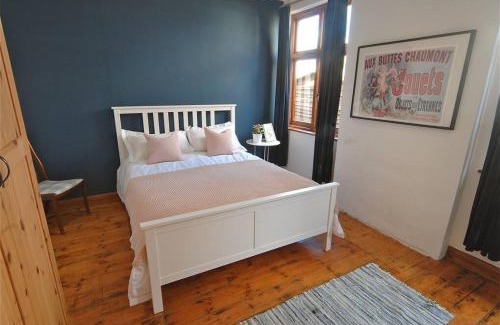 Epsom Casa | Scandi-Style 4B Bungalow Large Garden & Parking