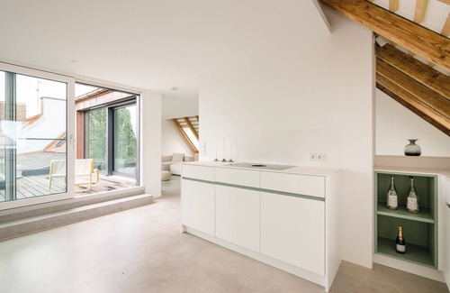 Neuschwabing Apartamento | Scandinavian Calm Meets Latin Soul – Schwabing Retreat with Frauenkirche Views