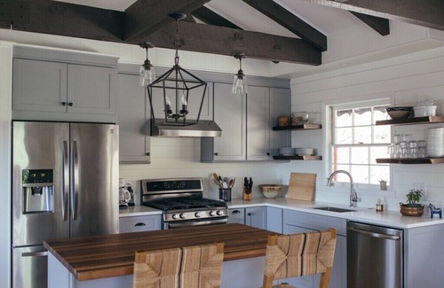 Blowing Rock Cabina | Recientemente renovado cabina inspirada escandinava en Blowing Rock