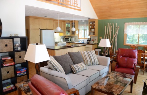Stone Lake Casa | Civilized 4 BR Lake Home en el norte de Wisconsin Woods