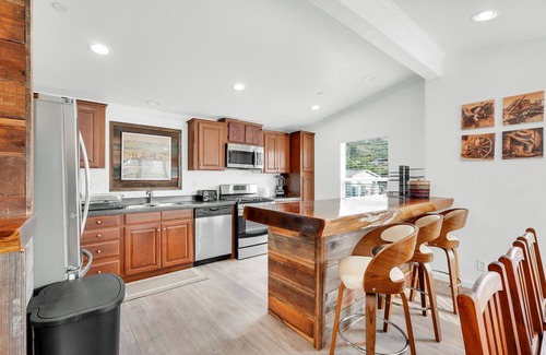 Castro Valley Casa | Scape to the Ranch: Relax, Work or Explore w/WiFi in fabulous Castro Valley