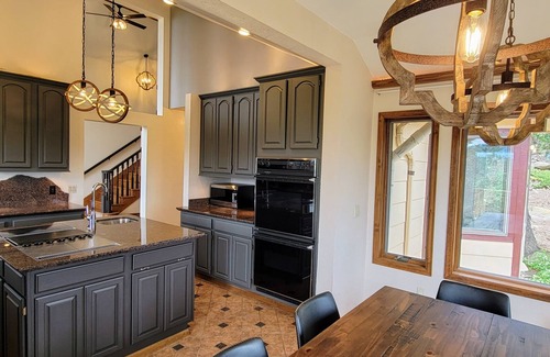 Golden Casa | Scar Top Mountain Escape, Fiber Internet, Mountain Top Views!