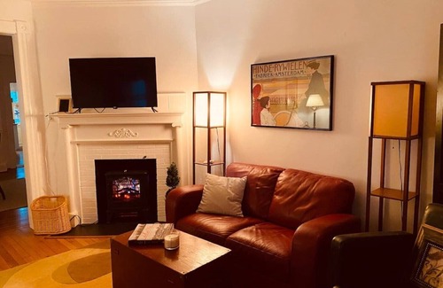 Old Town Winchester Apartamento | Scarborough Fair walk to downtown two story apt