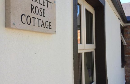 Cookstown Casa | Scarlett Rose Cottage