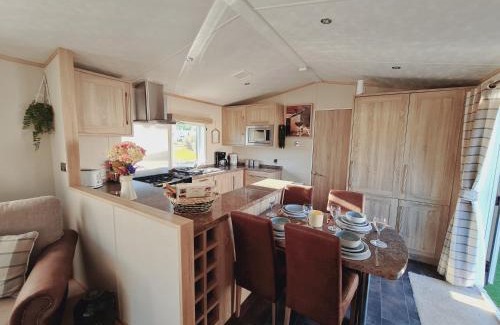 Swarland Casa | Scarletts Escape - Percy Wood