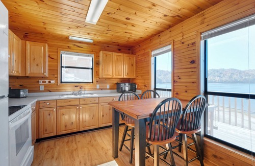Byrdstown Cabina | Scenic 2 Bed 2 Story Chalet with Captivating Views and Direct Lake Access #20