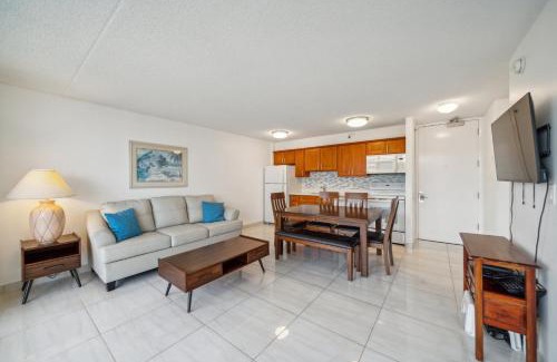 Honolulu Apartamento | Scenic 23rd-Floor Corner Retreat with Diamond Head & Ocean Views (12305)