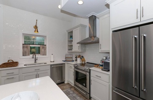Tiger Casa | Scenic 4BR|3BA Contemporary Lake Burton Home