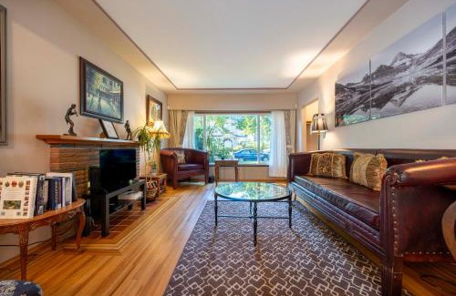 Fraserview Casa | Scenic and Radiant Haven in the Heart of Vancouver