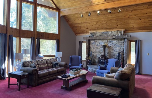 Middlebury Center Casa | Escénico y recogida a Negro Bear Lodge