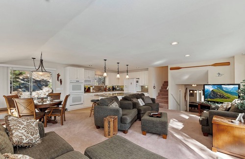Fawnskin Casa | Scenic and Serene Lake House! 4 bedroom 2 bath home bordering the national fores