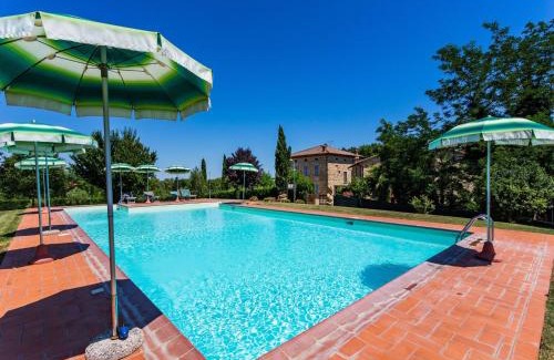 Casole d'Elsa Apartamento | Scenic Apartment in Casole d'Elsa with Pool
