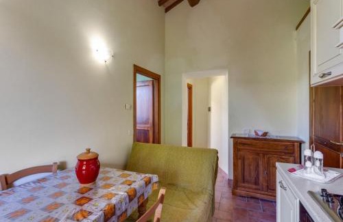 Casole d'Elsa Apartamento | Scenic Apartment in Casole d'Elsa with Pool