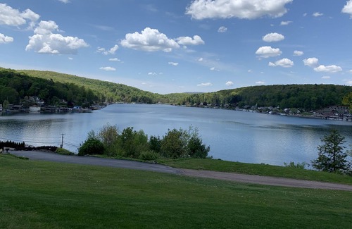 Harveys Lake Casa | Scenic cabin w/ lakeview & swim