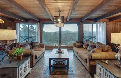 Florissant Cabina | Scenic 'Dawn of Hope Ranch' Lodge w/ Zipline!