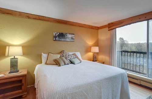 Florissant Cabina | Scenic 'Dawn of Hope Ranch' Lodge w/ Zipline!