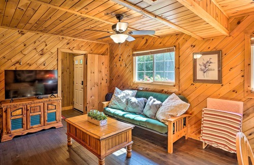 Durham Cabina | Scenic Durham Getaway < 8 Mi to Windham Mtn!