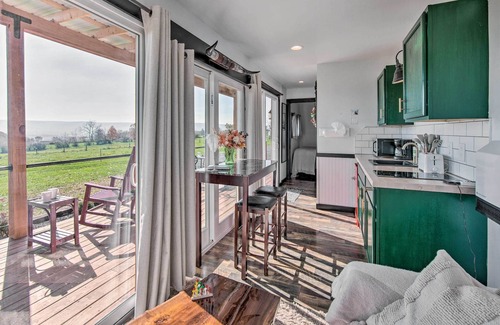Pine Grove Casa | 'Scenic Escapes' Romantic Pine Grove Getaway!