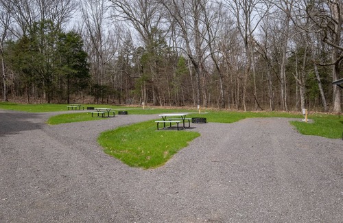 Rural Hill Alquiler De RV | Scenic, Full-Hookup Back-In Campsite Just Outside Nashville!