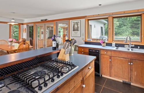 Warren Chalet De Esquí | Scenic Getaway: Unique Large Home with Breathtaking Views of Sugarbush Resort