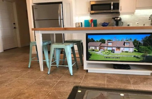 Stratford Apartamento | Estancia escénica frente al mar con vistas al puerto y la ciudad de Charlottetown.