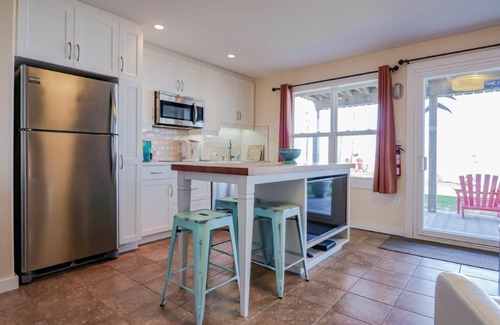 Stratford Apartamento | Estancia escénica frente al mar con vistas al puerto y la ciudad de Charlottetown.